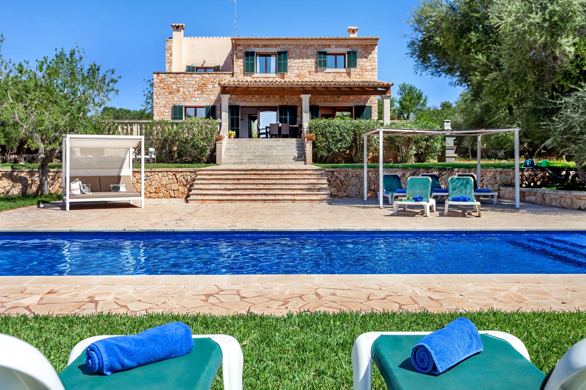 Villa de estilo mallorquín con piscina en Santanyí, Mallorca