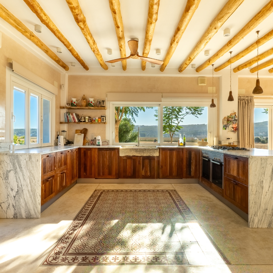 Cocina americana en una casa de vacaciones
