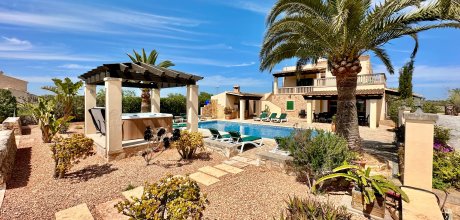 Villa im mallorquinischen Stil mit Jacuzzi und Pool für 14 Personen