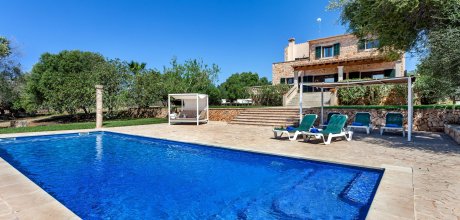 Elegante Villa en una gran parcela privada con piscina y bañera de hidromasaje