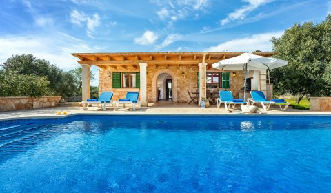 Preciosa Finquita de estilo tradicional Mallorquín con piscina y vistas al campo