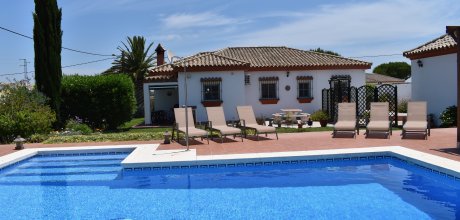 Casa moderna con piscina y chimenea, a sólo 2 km de la playa de La Barrosa