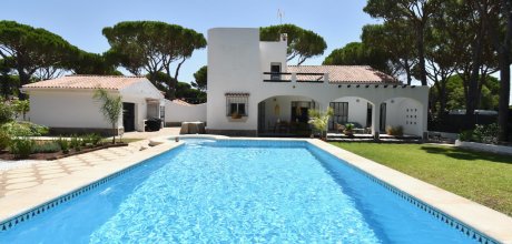 Estilosa y confortable finca con piscina y bañera de hidromasaje