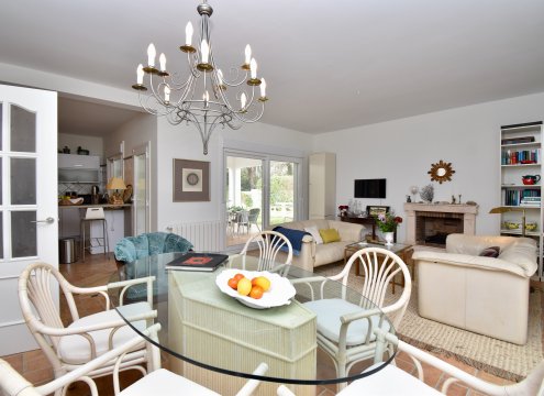 Gemütliches Wohn- und Esszimmer