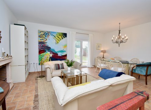 Gemütliches Wohn- und Esszimmer