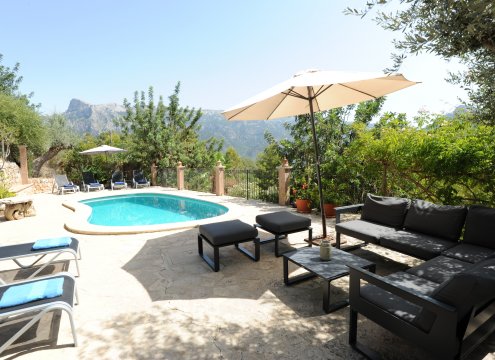 Ruhiger Außenbereich mit atemberaubendem Blick auf das Tal von Soller