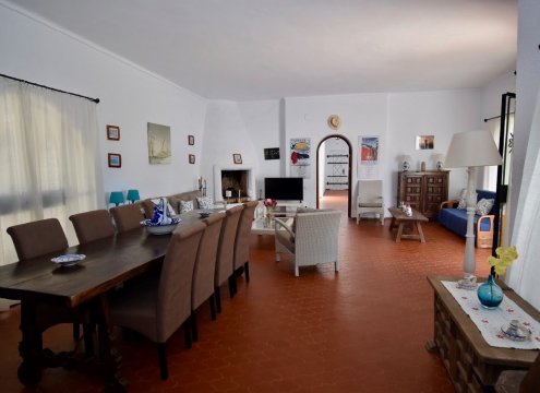 Geräumiges Wohn- und Esszimmer