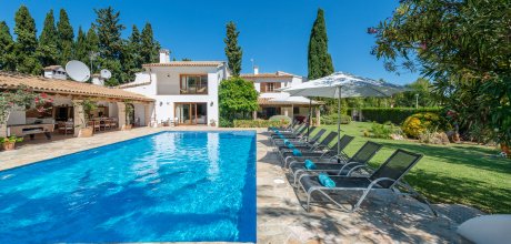 Luxuriöse Villa in eleganter & strandnaher Wohnsiedlung