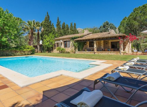 Beeindruckendes mallorquinisches Ferienhaus mit schönem Garten und Swimmingpool